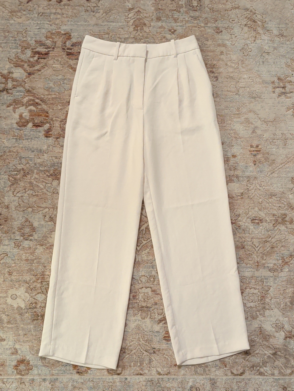 Aritzia Effortless Pants
